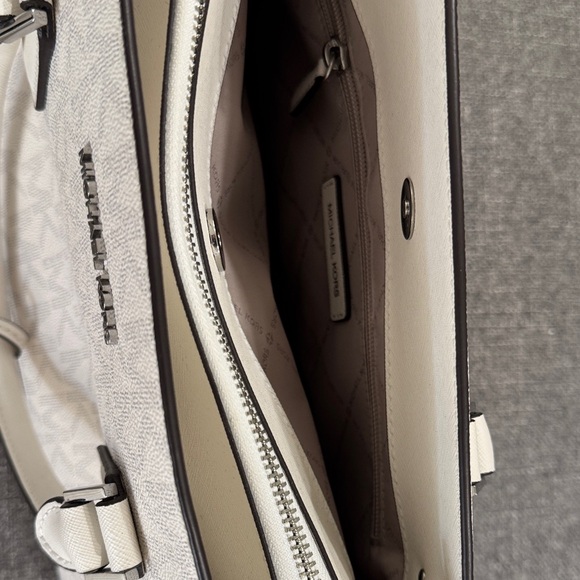Michael Kors Monogram White Satchel - Picture 10 of 11